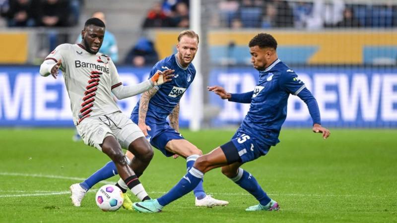 Thu thập dữ liệu về trận đấu trước khi bóng lăn